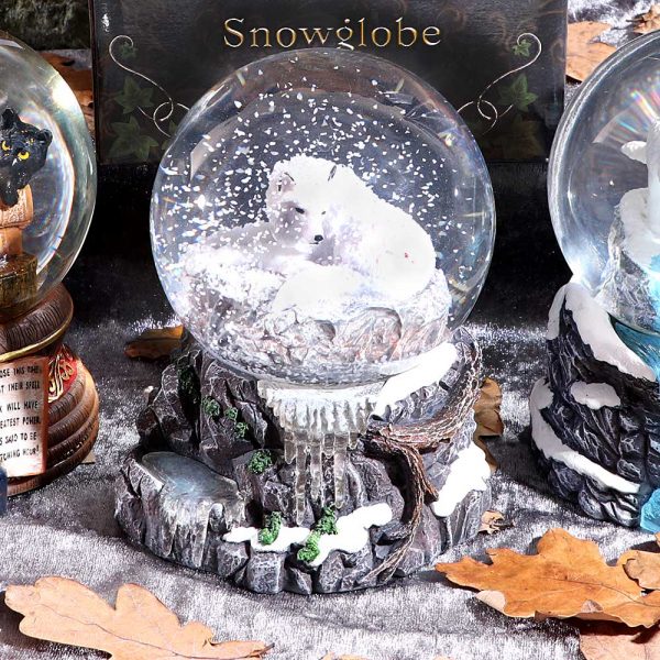Guardian of the North Snowglobe (LP) 14.5cm - Image 5